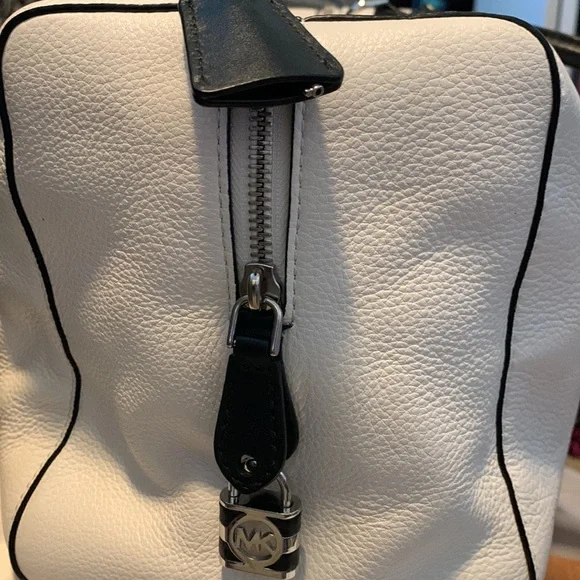 Michael Kors Hand Bag - Picture 6 of 14